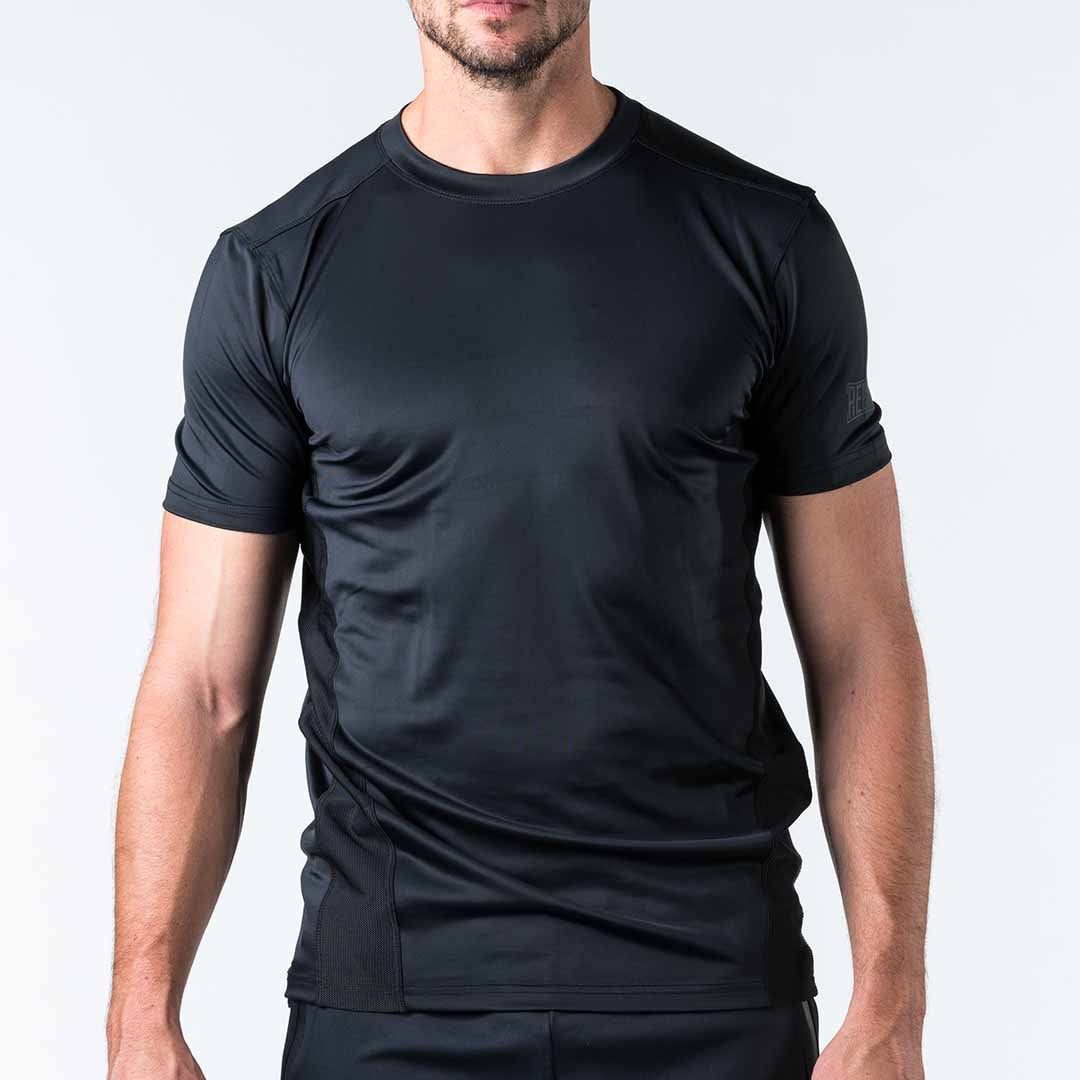 rand zwart Rondlopen Reeva Reflective sports shirt | Reeva Europe | #BeBetter